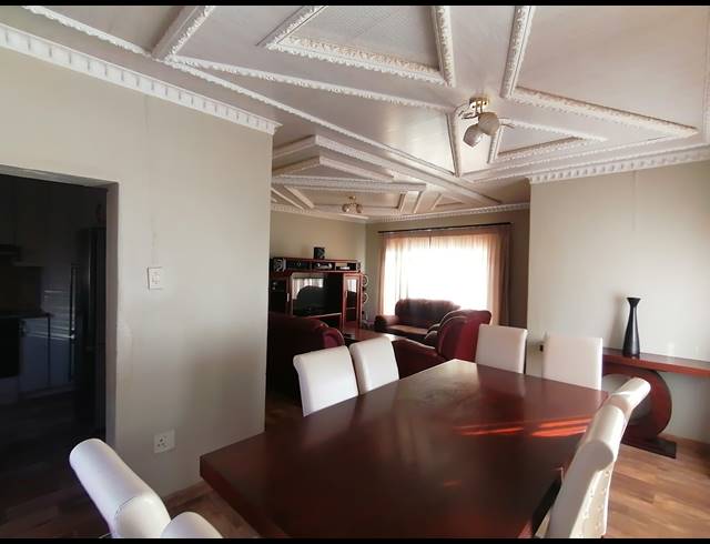 3 BEDROOM FREESTANDING SOLD IN KANANA